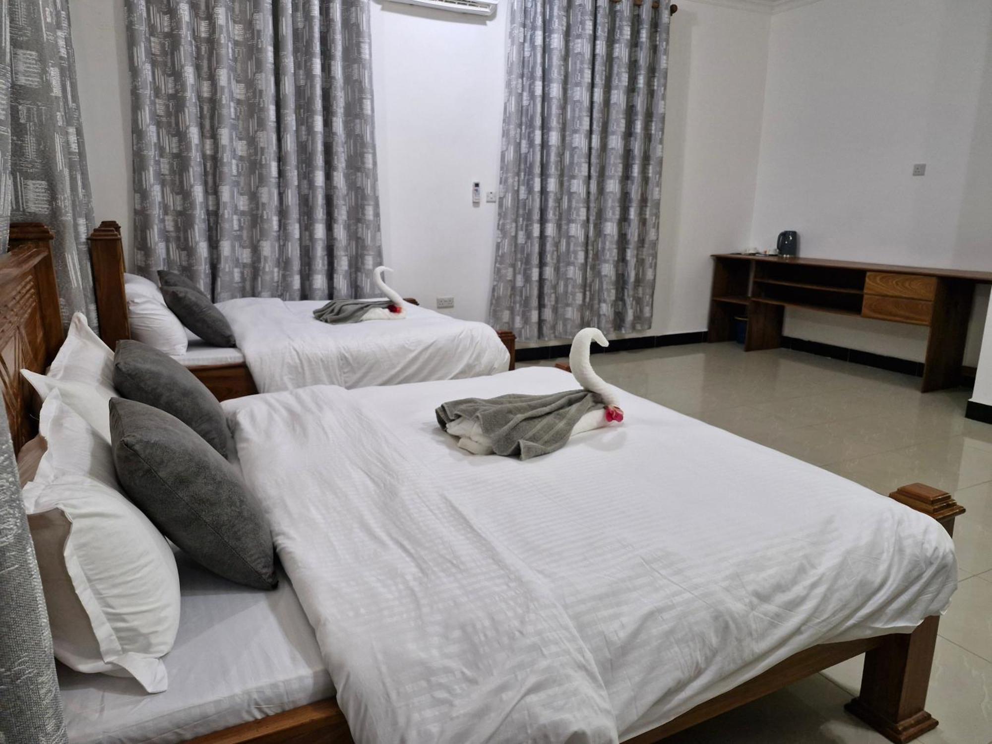 64 Zenj House Luxury Airport B&B Mbweni Exterior photo