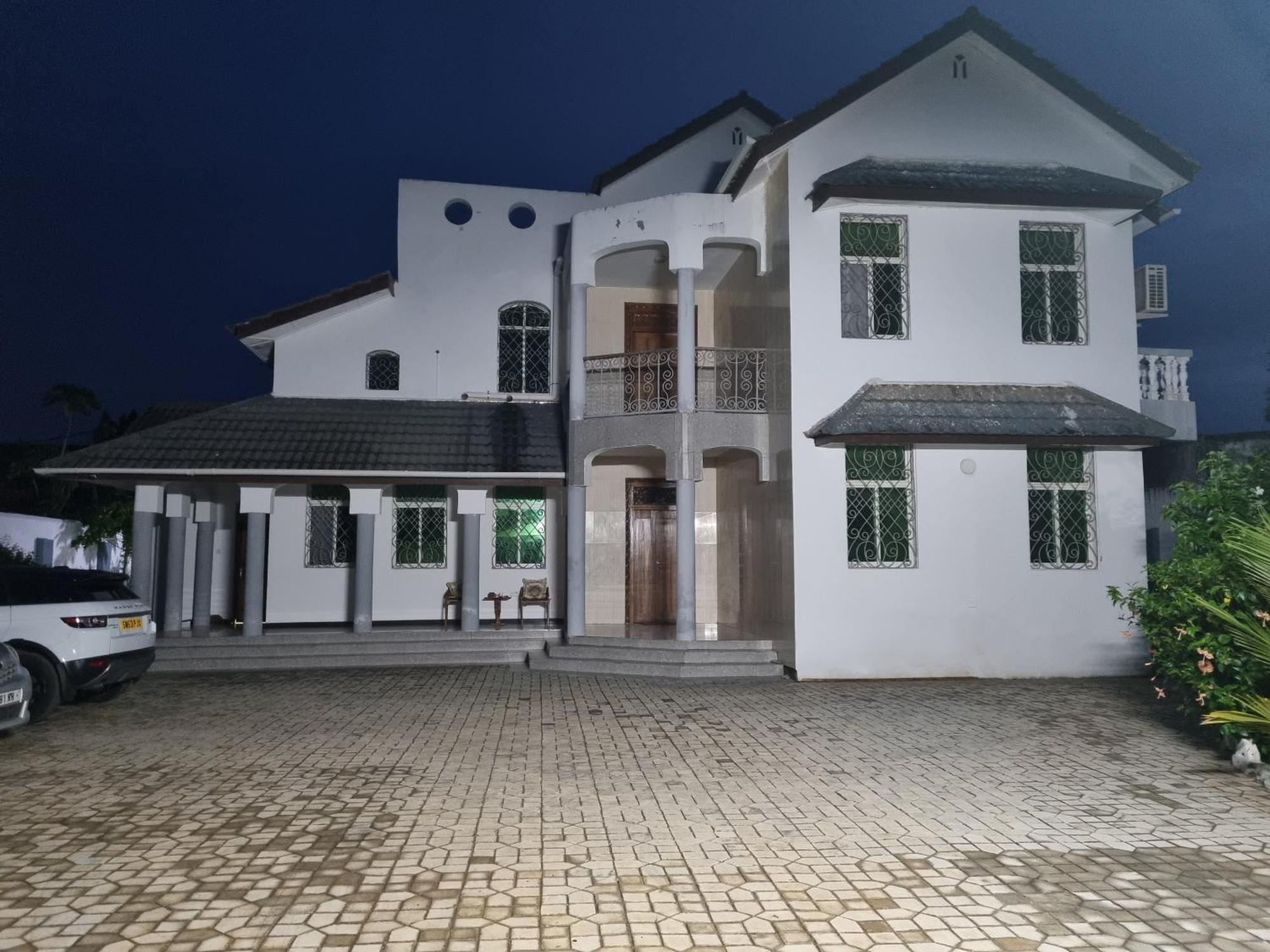 64 Zenj House Luxury Airport B&B Mbweni Exterior photo