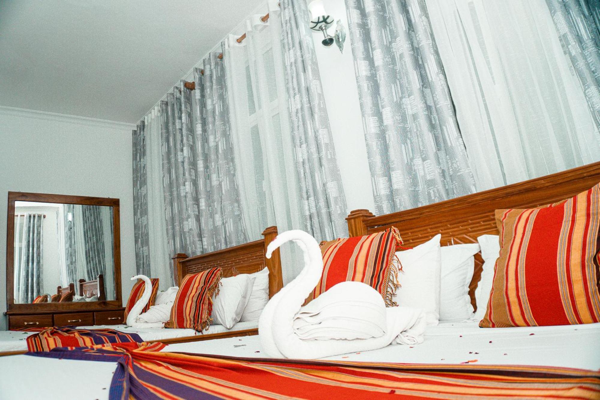 64 Zenj House Luxury Airport B&B Mbweni Exterior photo