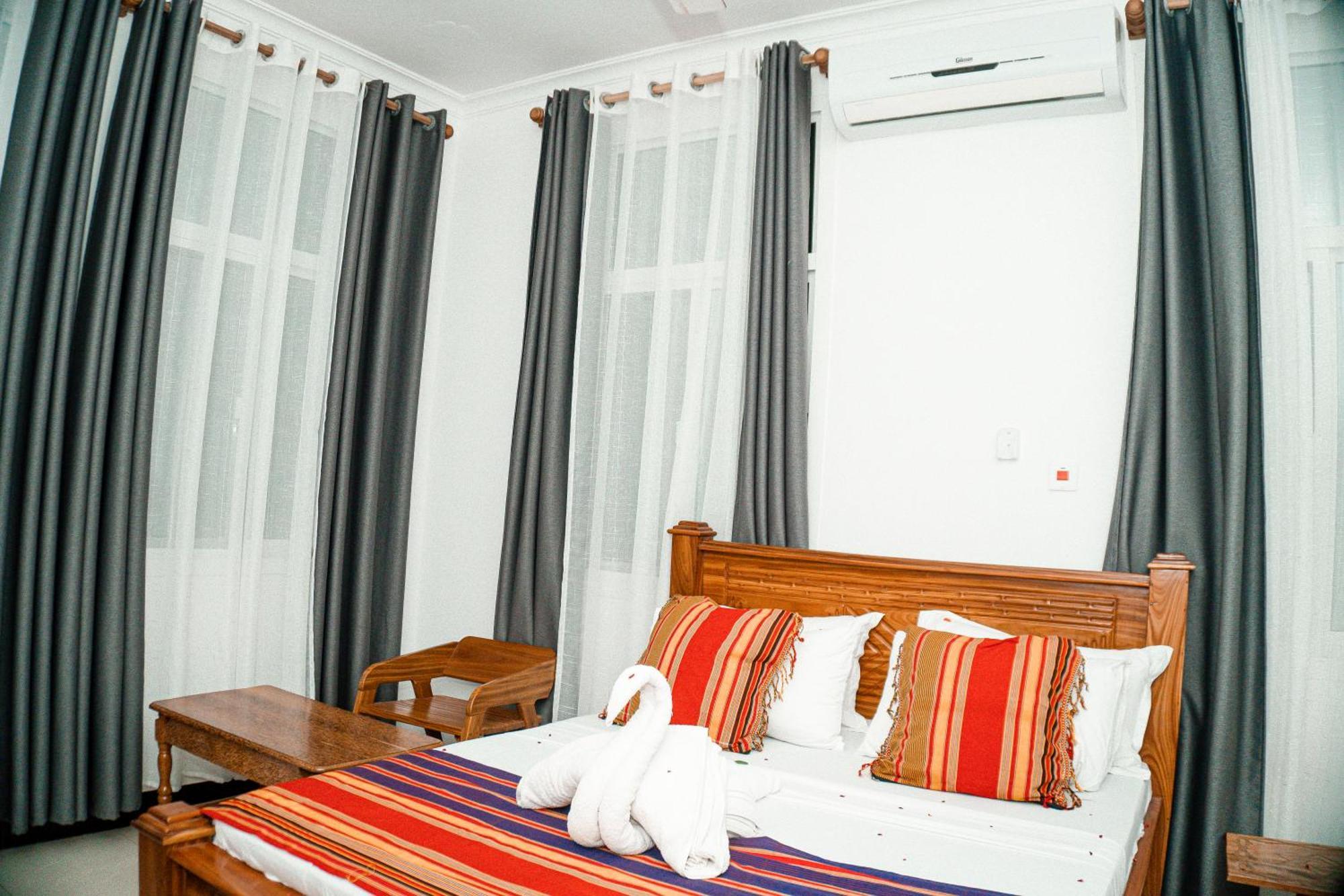 64 Zenj House Luxury Airport B&B Mbweni Exterior photo