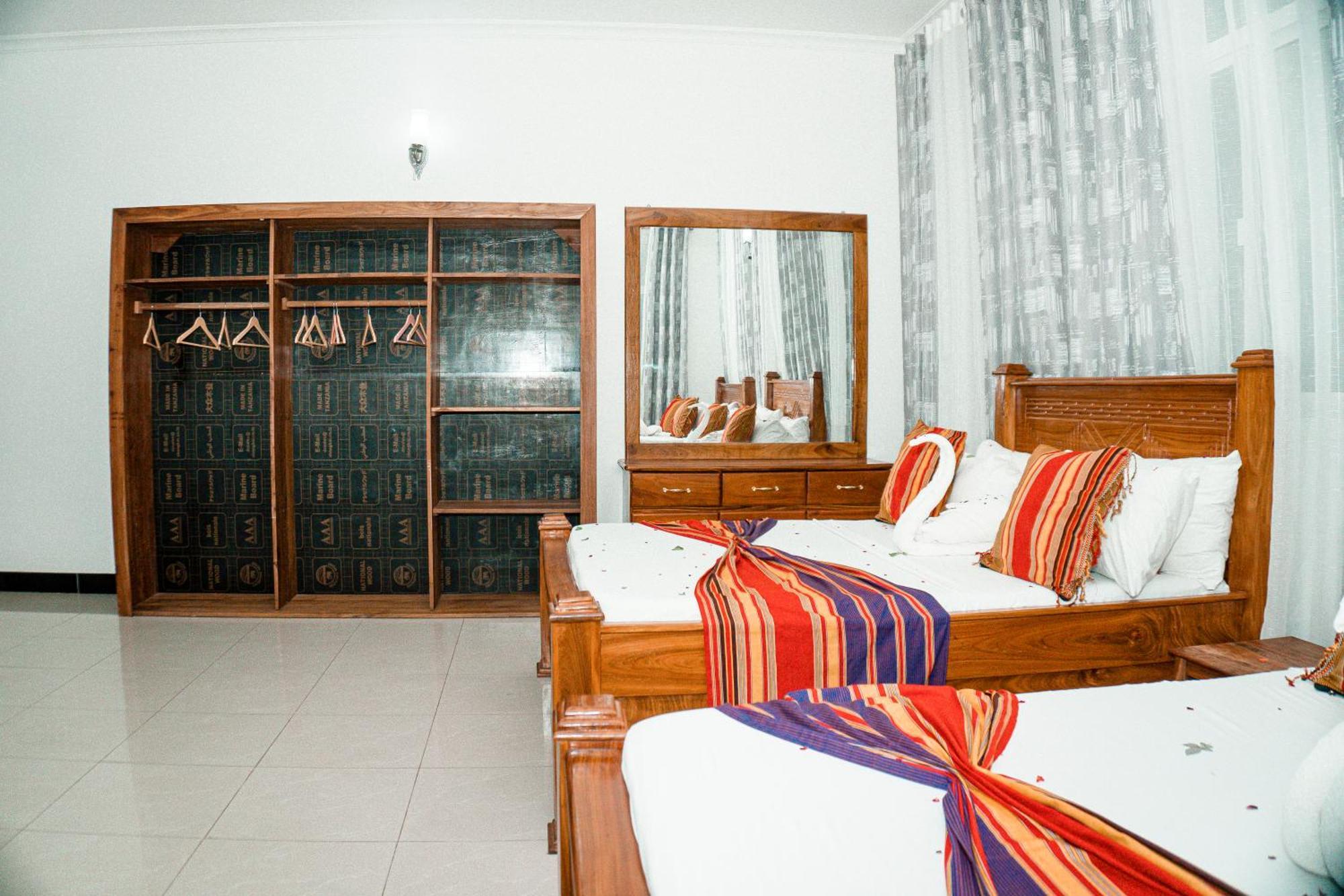 64 Zenj House Luxury Airport B&B Mbweni Exterior photo